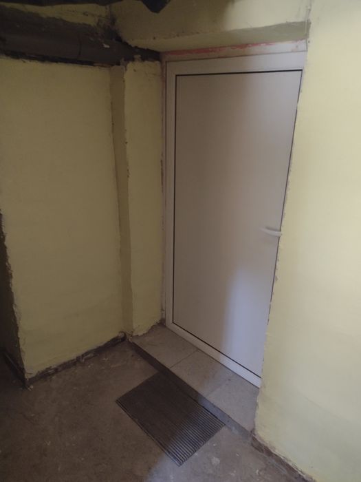 Дава се под наем  в Враца, Център - 15 кв.м за 129.54 € - Снимка #2