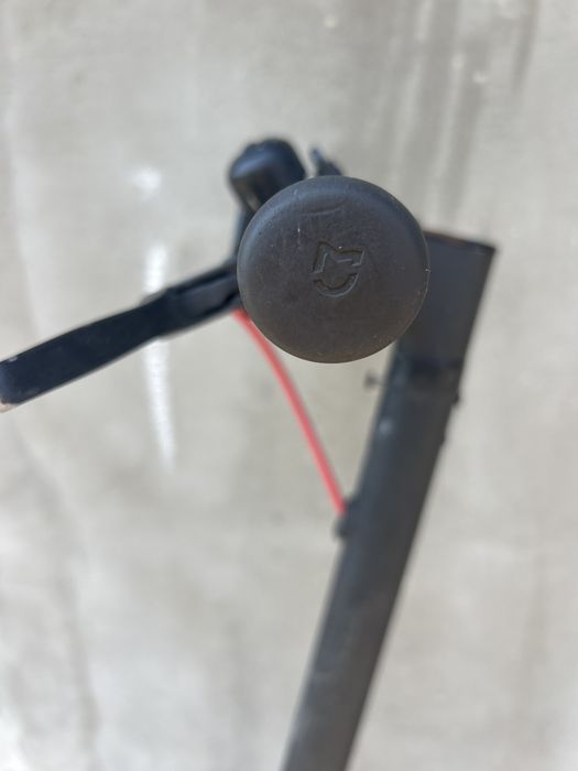 Trotinetă electrică Xiaomi M365 / Essential – pliabilă, autonomie bună, stare bună
