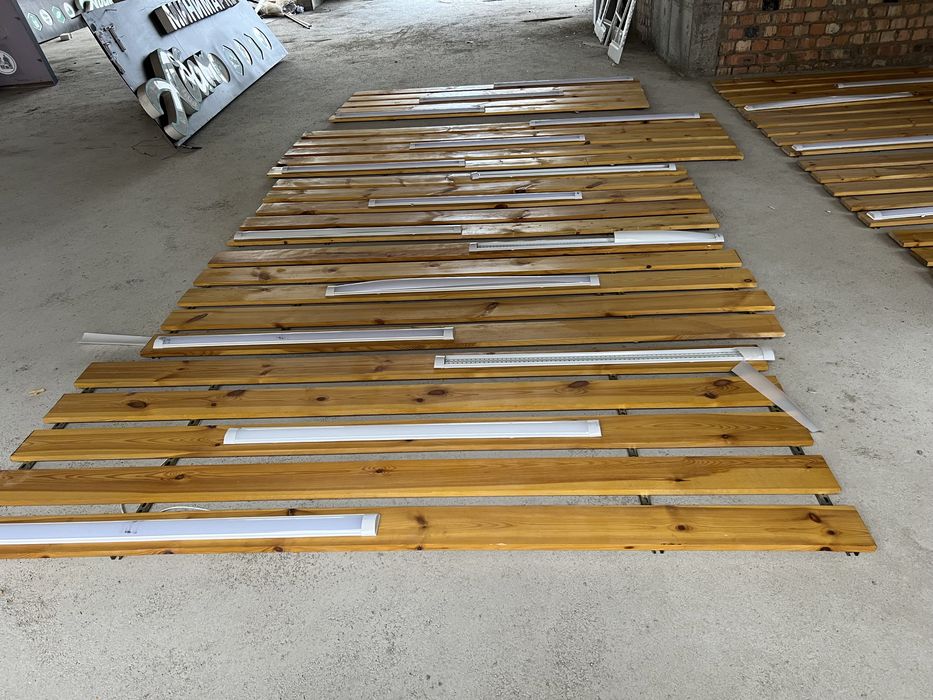 Продам панели со светильниками на потолок