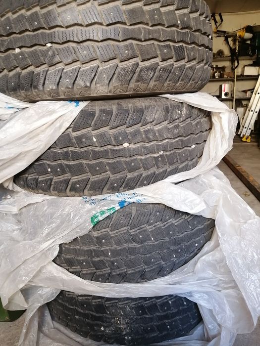 Продам шины 265/60R18