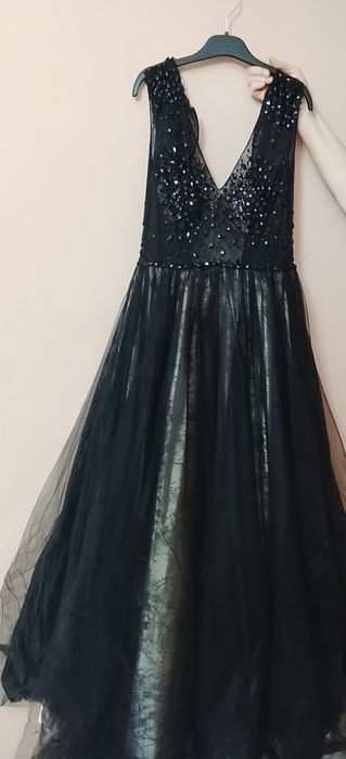 Продаю платье шикарное