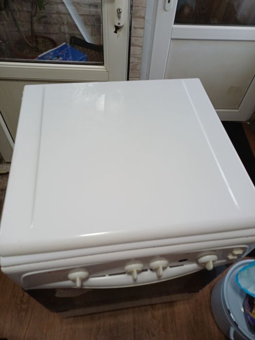 Продам газплиту Гефест с саморозжигом