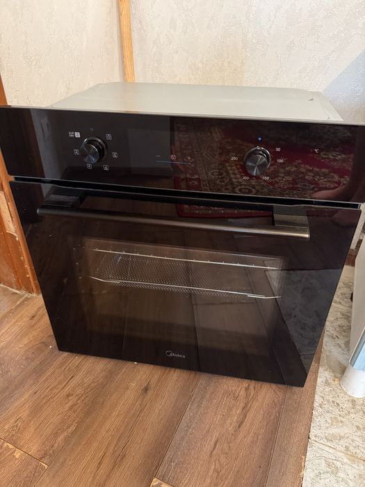 Духовой шкаф Midea
