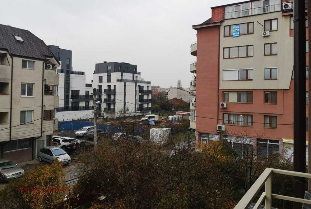 Продавам апартамент в Люлин 8