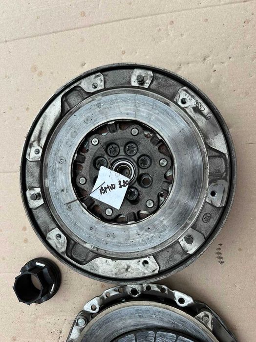 Volanta masa dubla + Kit ambreiaj BMW Seria 1 / 3 / 5 2.0 Diesel N47