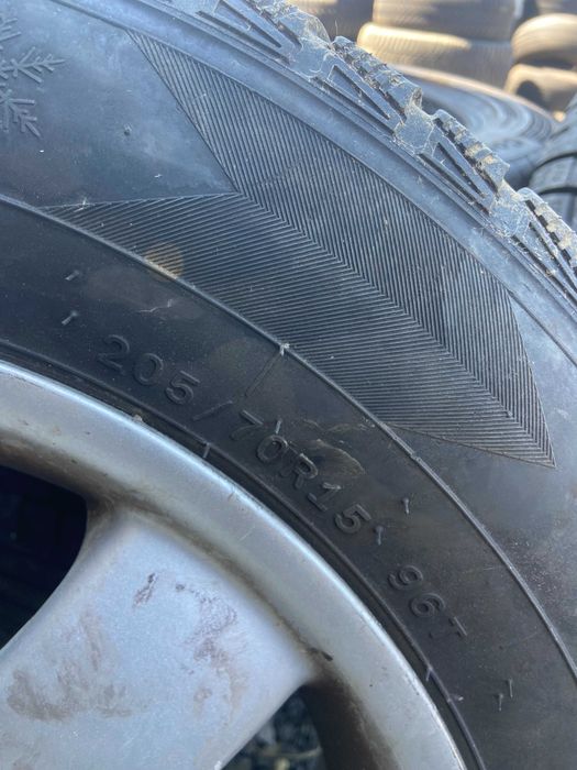 Гуми с джанти Субаро 205/70R15