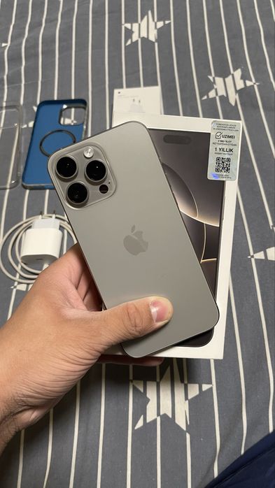 iPhone 16 pro max natural titanium 256