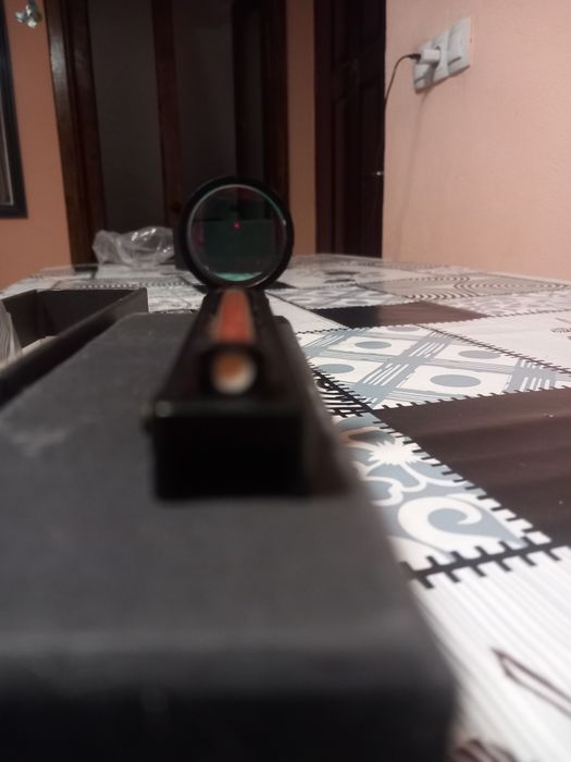 Aparat de ochire cu punct roșu
