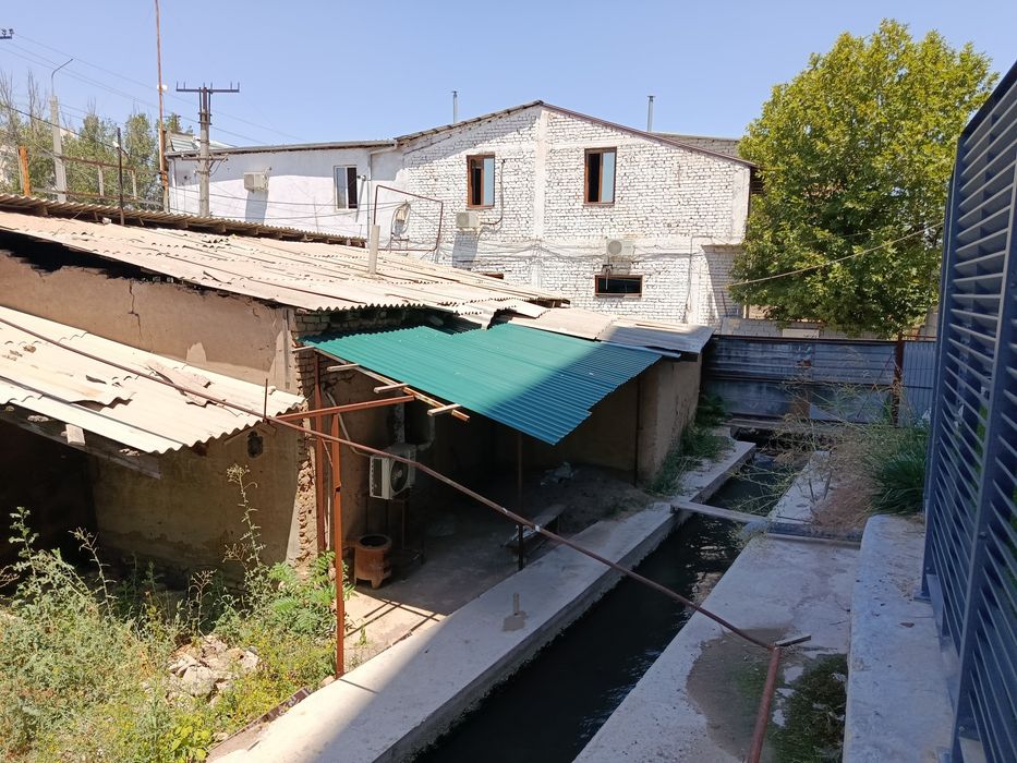 Hovli uchastka sotiladi qorasuv 6