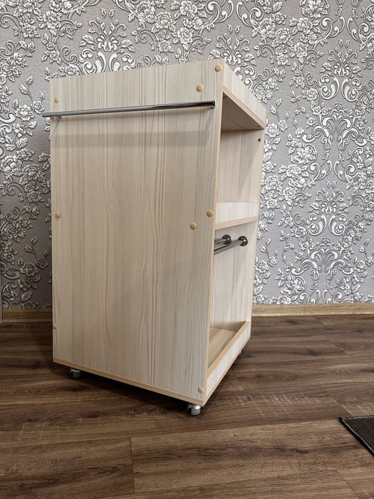 Продам косметологическую тумбу