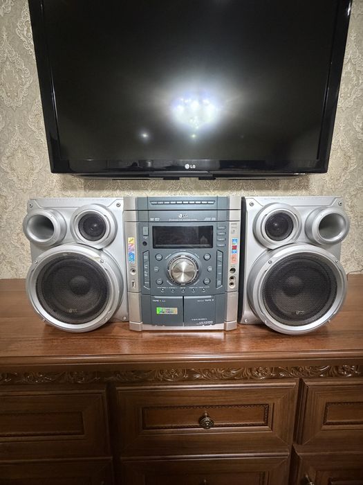 Музыкальный центр LG