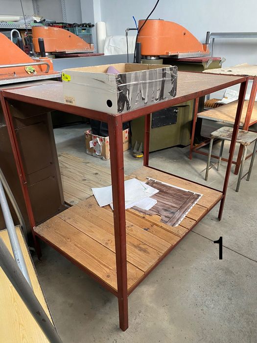 Метални работни маси