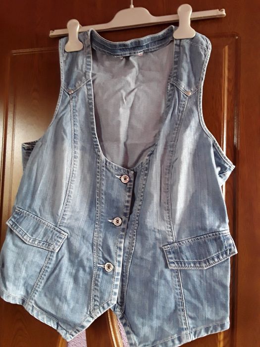 Vând Vestă Dama de Blugi Mărimea XL