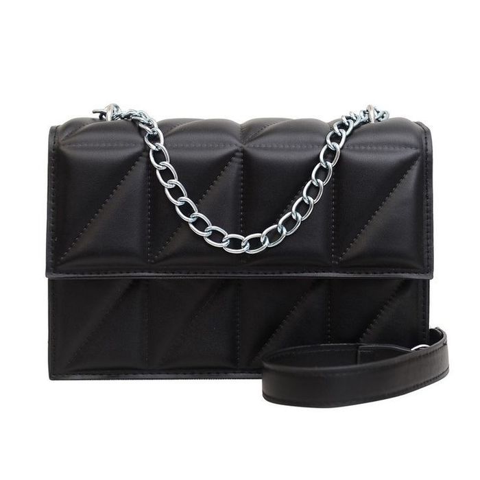 Сумка с цепочкой