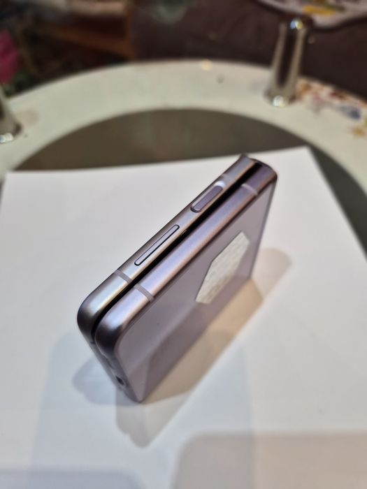 Samsung z flip 3 лилав
