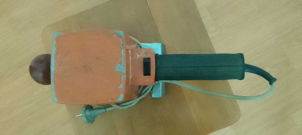 Продам советскую шлифовальную машинку.