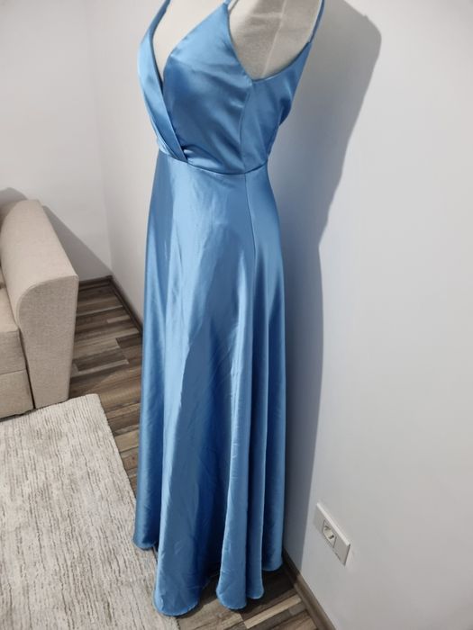 Rochie de bal cu decolteu in V