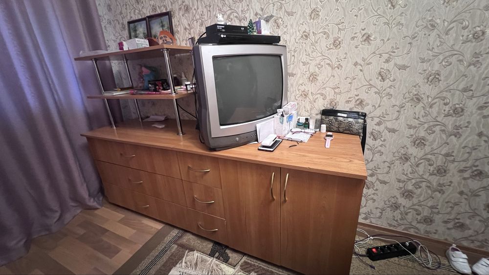 Продам комод и тумбу под телевизор