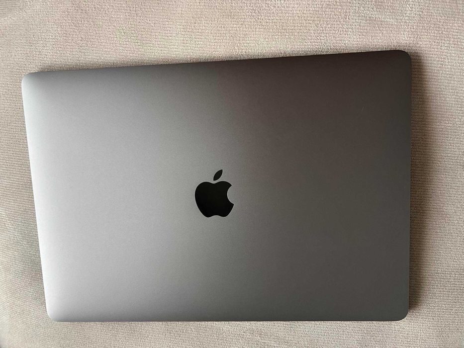 Macbook Pro 13, 2020, 16 GB ram, 512 GB Hard - ОТЛИЧЕН