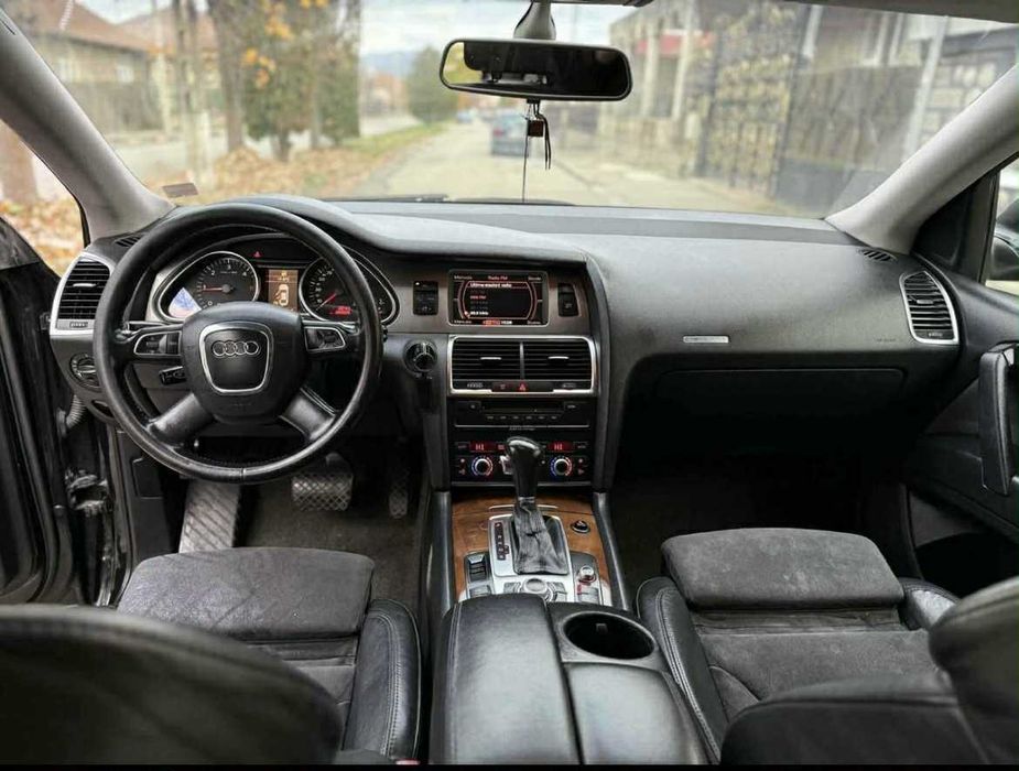 Vand Audi Q7 pe ARCURI