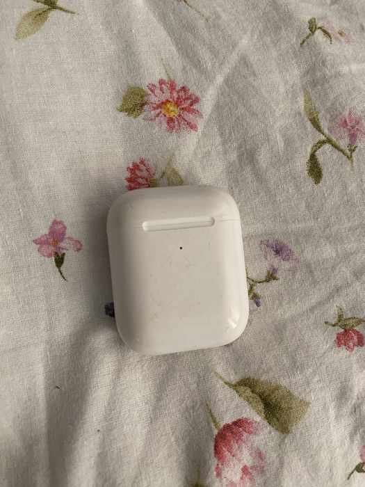 Продам AirPods оригинал
