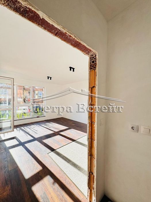 Продава се Двустаен апартамент в Варна, м-т Пчелина - 75 кв.м за 1187 €/кв.м - Снимка #4