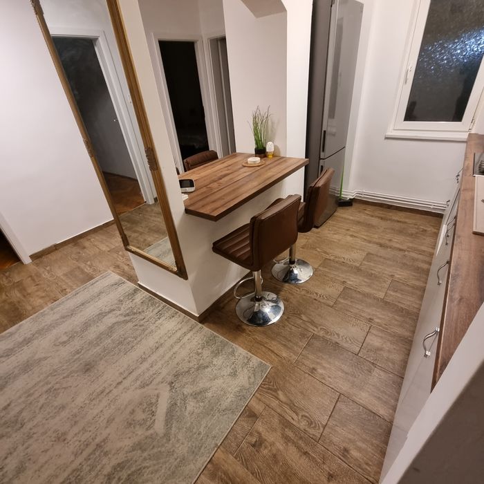 Inchiriez apartament regim hotelier