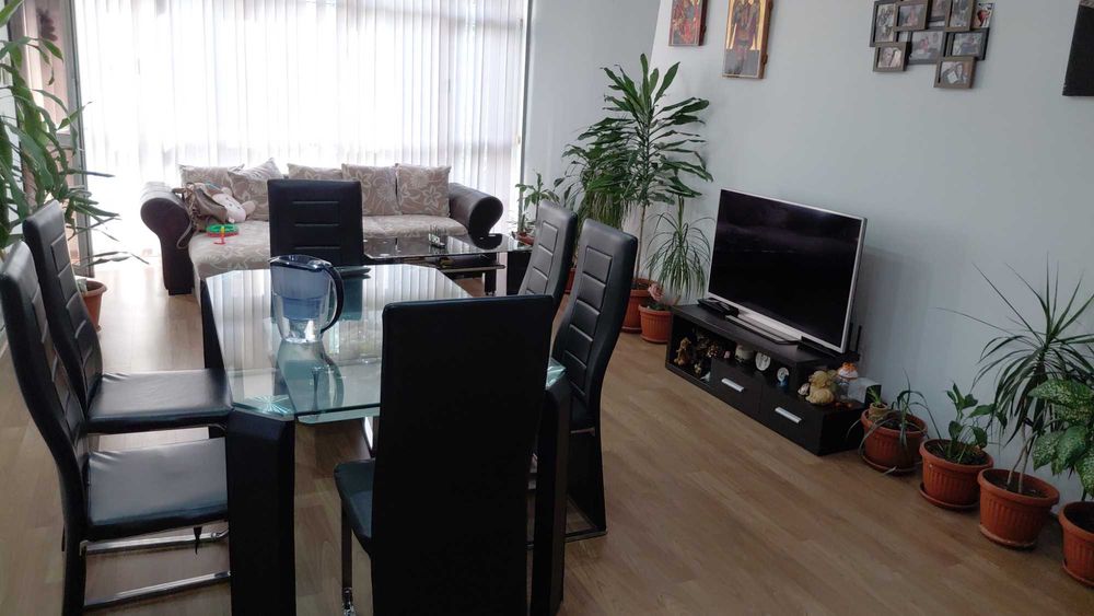 Дава се под наем Двустаен апартамент в Пловдив, Гагарин - 70 кв.м за 357 € - Снимка #2