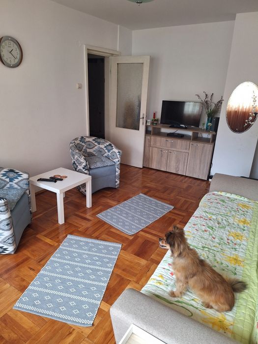 Inchiriez garsoniera Sinaia