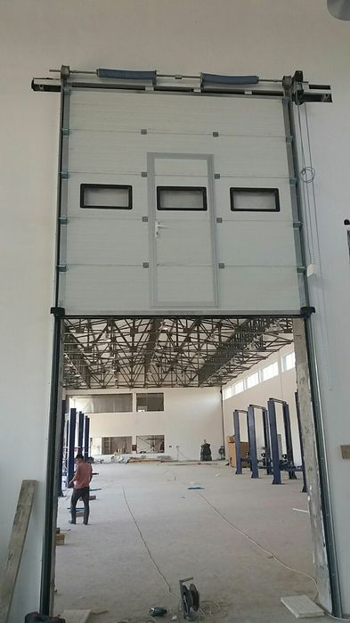 Секционные ворота