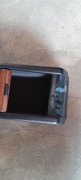 Подлокотник хлебница на w124