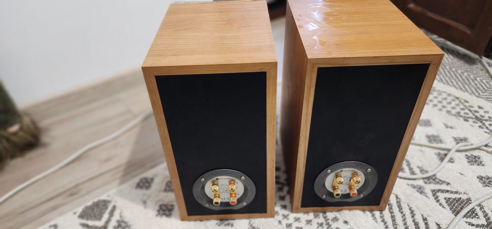Boxe monitor audio bronze2