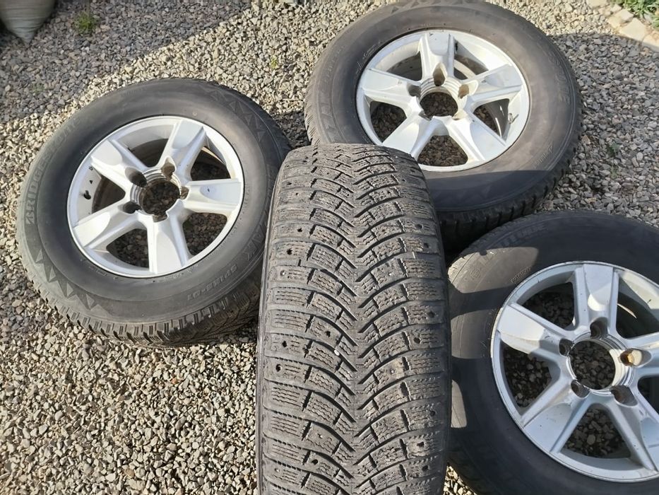 Продам резину в коплекти сдисками