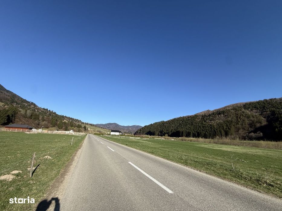 Teren intravilan 1269 mp cu priveliste la 12 km de zona Bran-Moeciu.