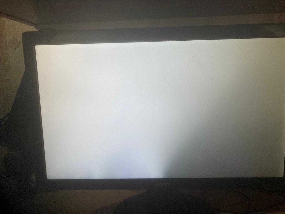 Монитор BenQ Full HD с дефектом