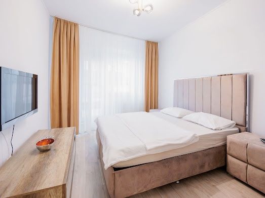 Inchiriez apartament cu 3 camare,  Cartier  Luceafaru