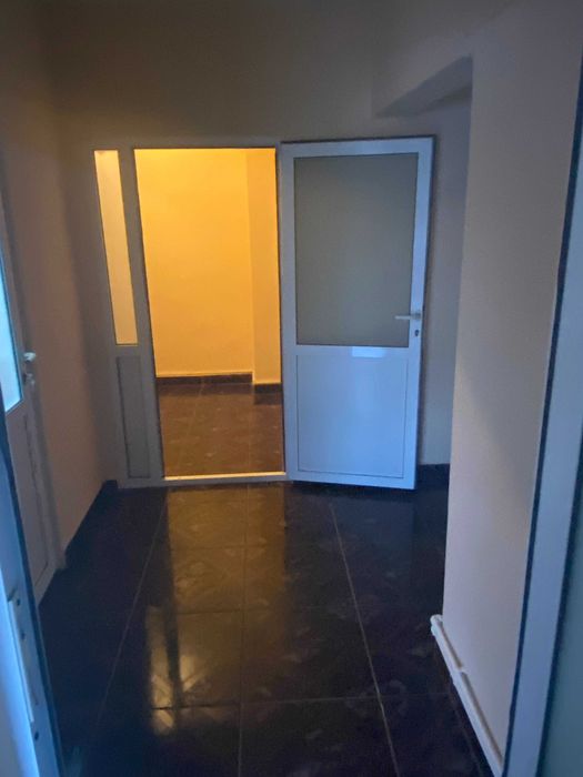 Proprietar, vand spatiu comercial ideal pentru cabinete medicale