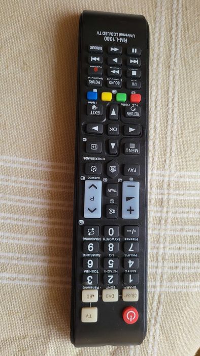 Telecomanda tv ,dvd ,bluray universala