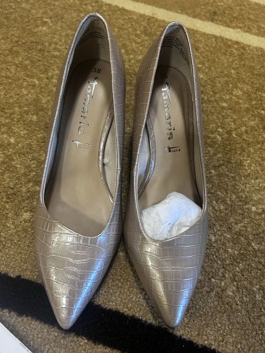 Чисто нови обувки Tamaris