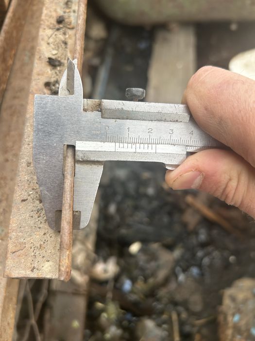 Металический уголок