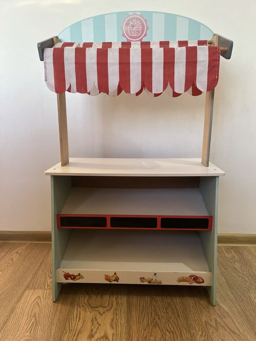 Дървен магазин и Театър 2в1