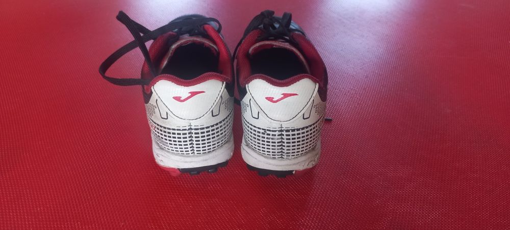 Футбольные бутсы joma