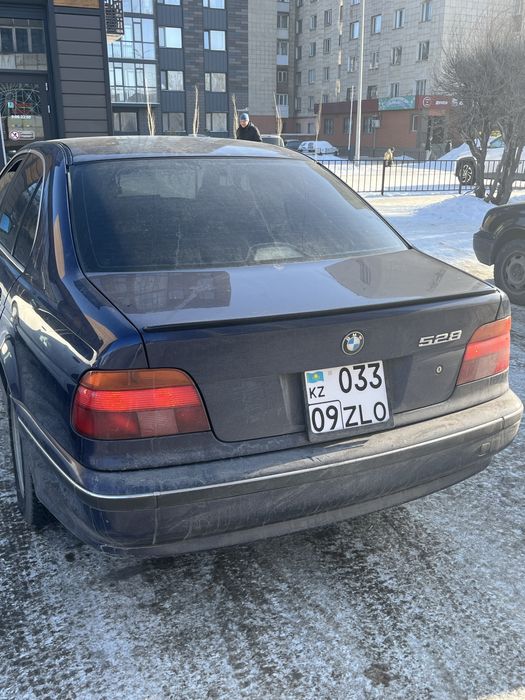 Задний бампер Е39