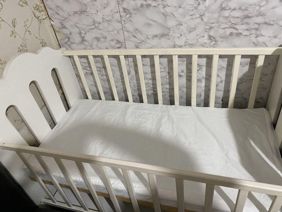 Продам детскую кроватку