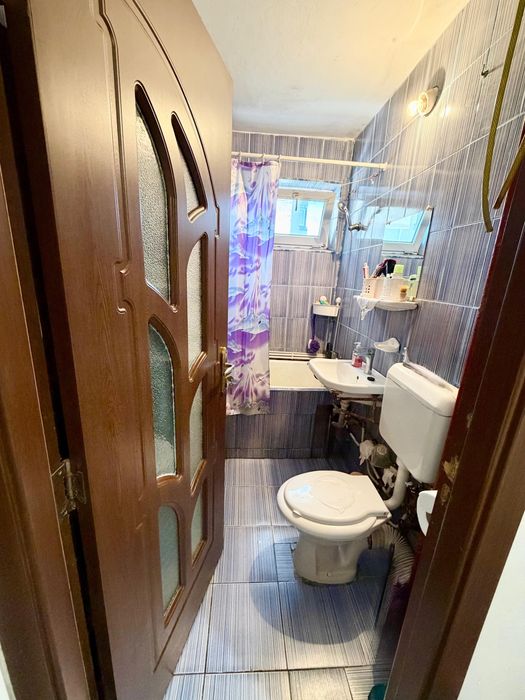 Apartament 2 camere ,mobilat si uitlat ,centrala proprie .Soseaua Bucuresti (Alexandria). -38.900€ ,usor negociabil .