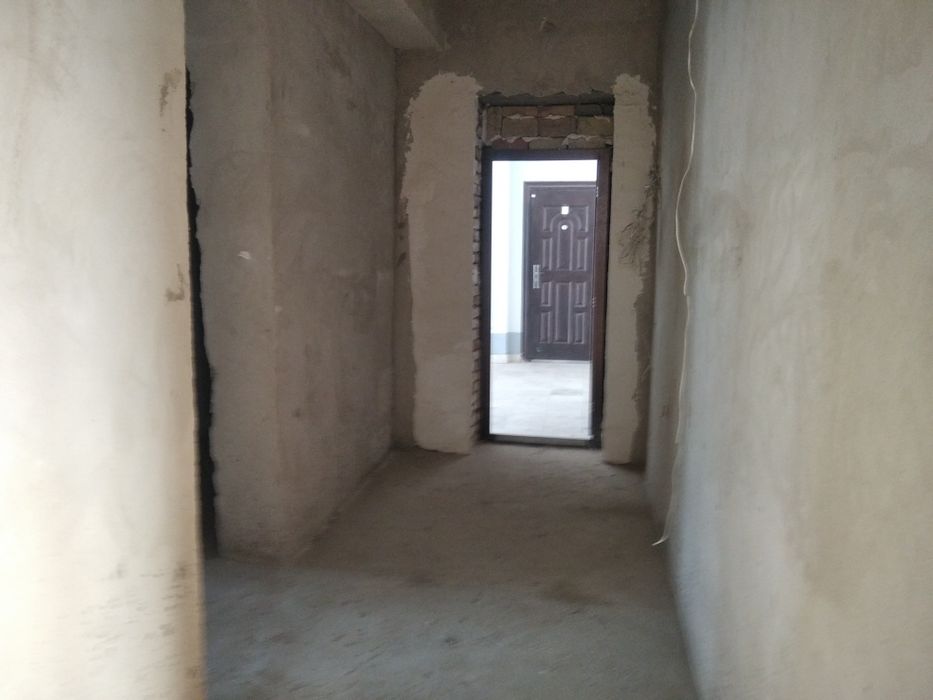 Kvartira sotiladi 2 xonalik 80 kvm