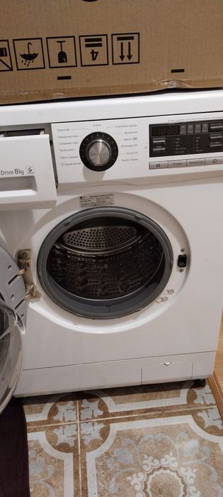 Продаем стиральную машину LG