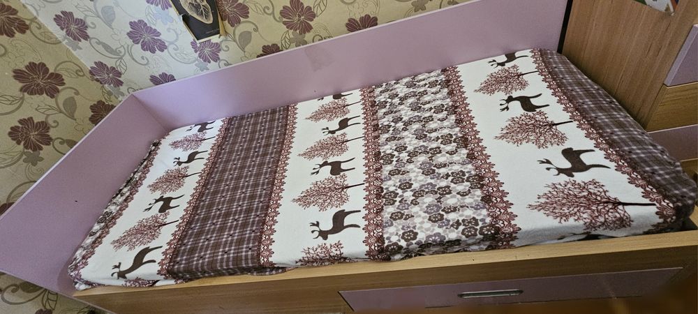 Единични легла с матраци 140лв за двете