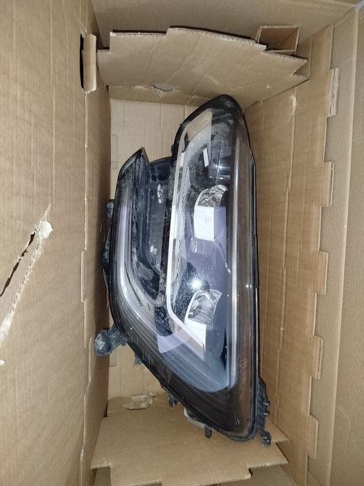 Vând 2 faruri Renault Megane 4