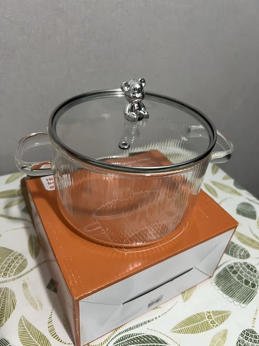 Продаю кастрюлю стеклянную 1,7 л